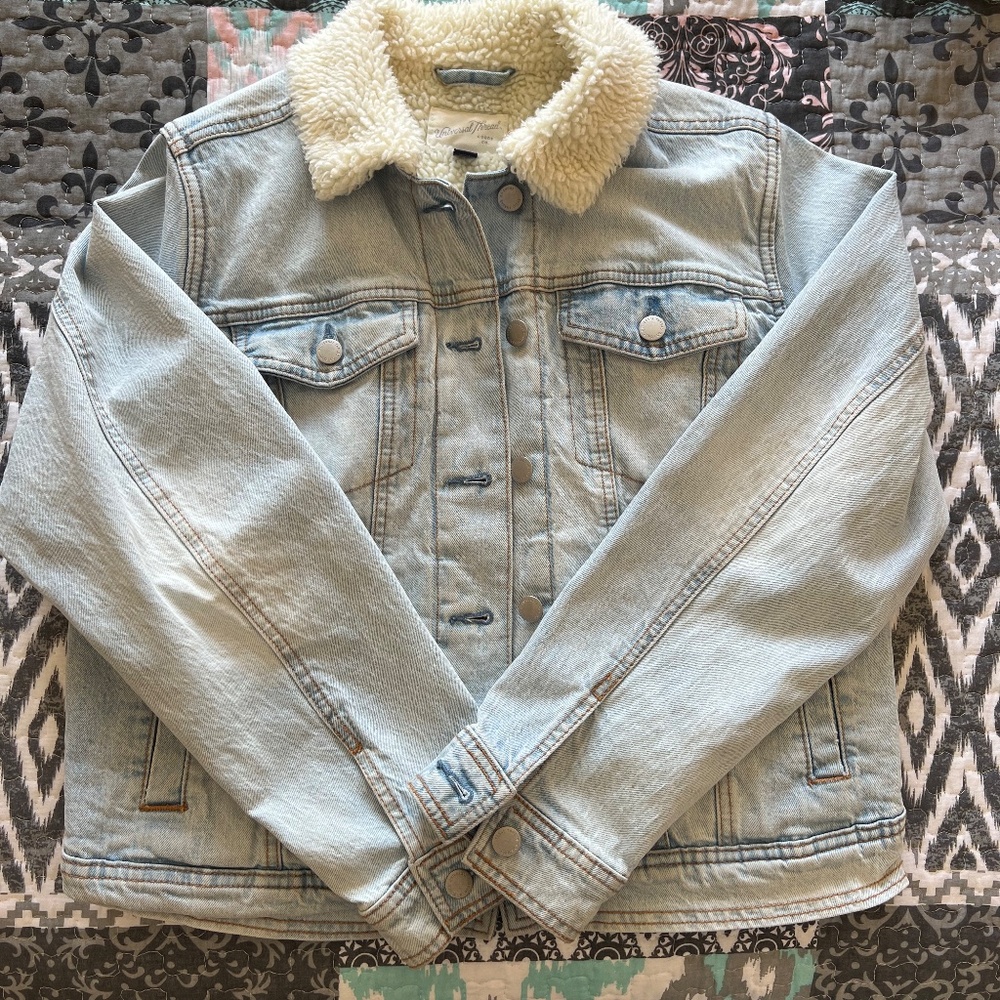 Universal Thread Sherpa Jean Jacket size M